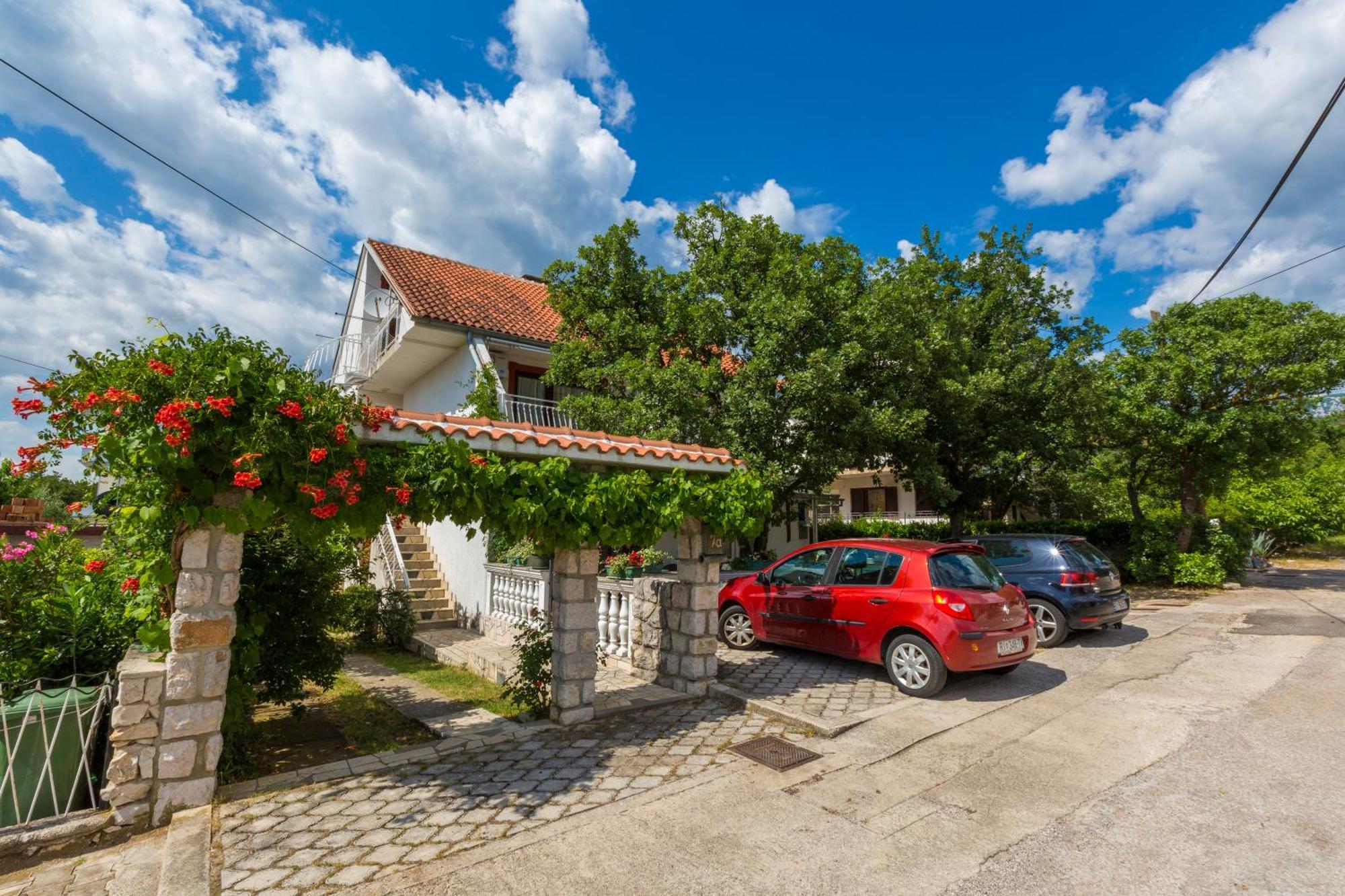 Apartment Dom Ядраново Екстер'єр фото